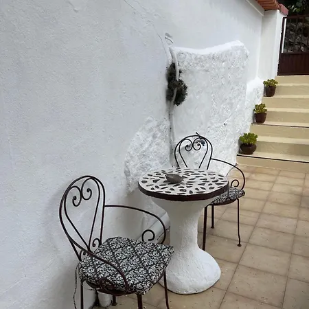 Casa Davila * Marin